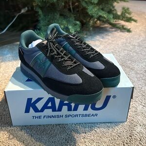 Brand new in box, never worn! Karhu sneaker Mestari Control